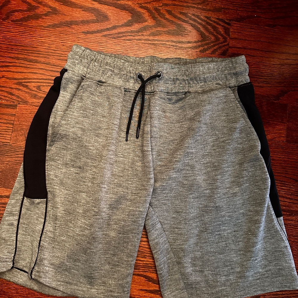 Game time Shorts Mens size Medium  Gray black stripes. Excellent condition
